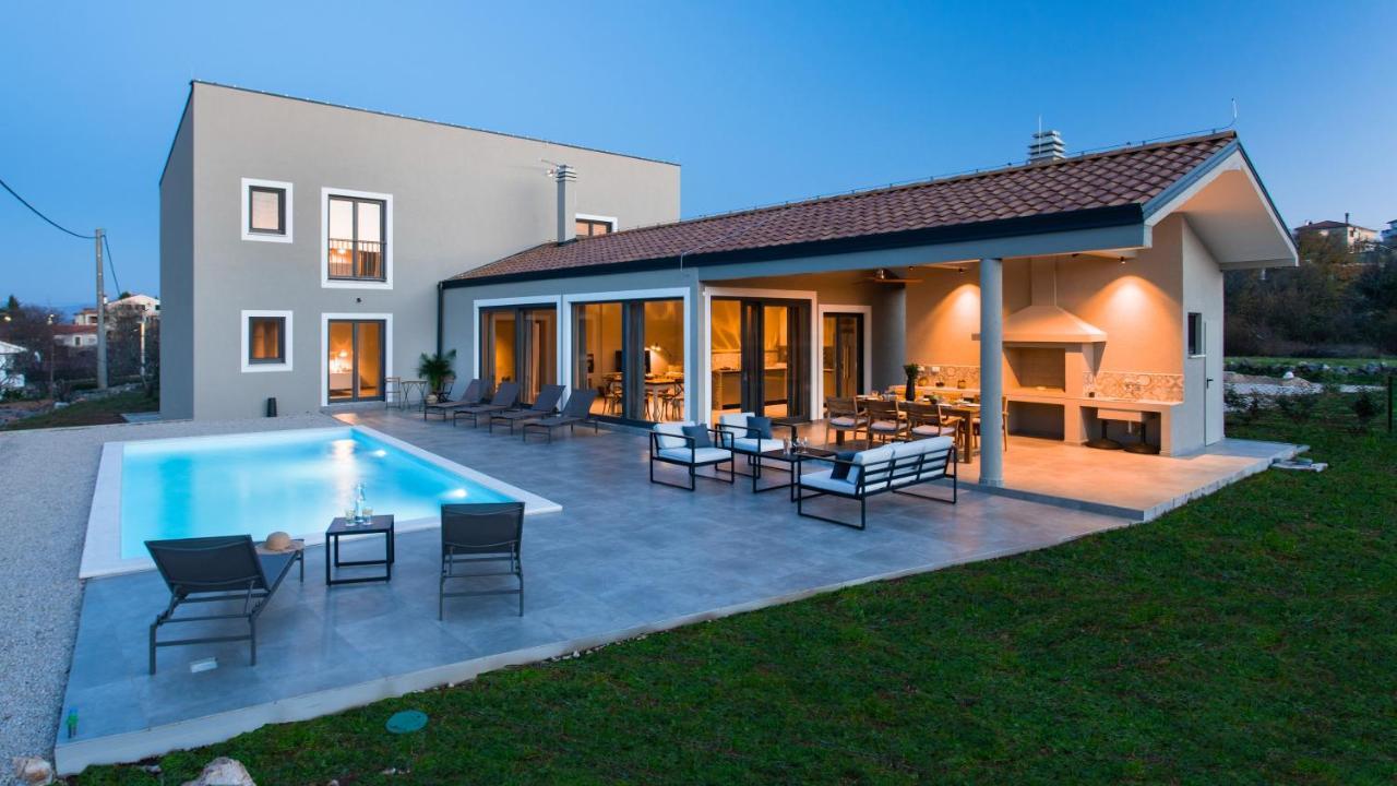 Villa & Jardin - Luxury Villa With Swimming Pool Vrh  Zewnętrze zdjęcie