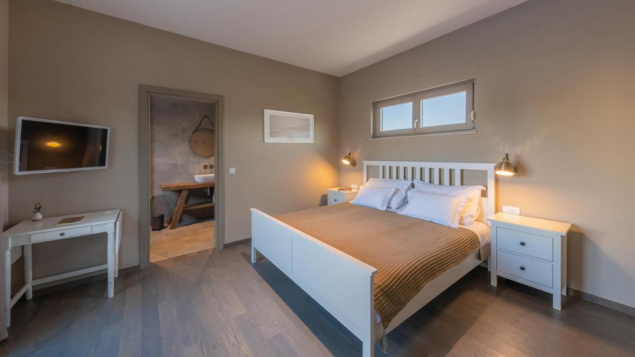 Villa & Jardin - Luxury Villa With Swimming Pool Vrh  Zewnętrze zdjęcie