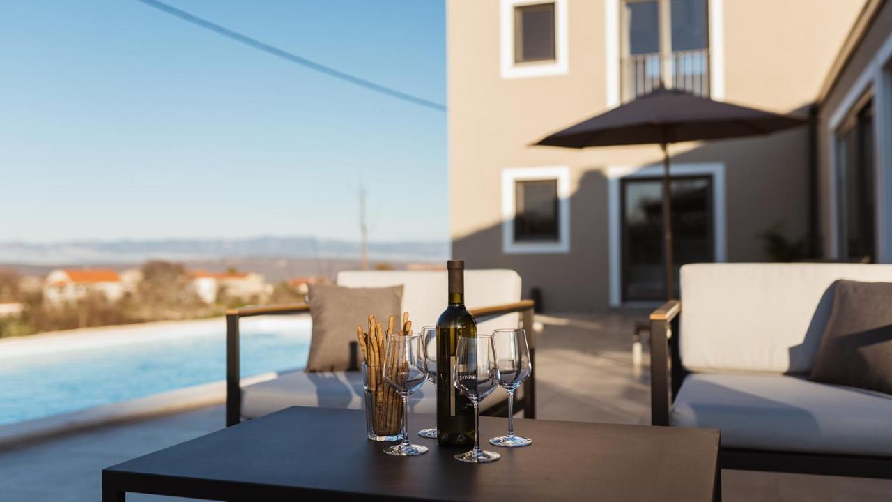 Villa & Jardin - Luxury Villa With Swimming Pool Vrh  Zewnętrze zdjęcie